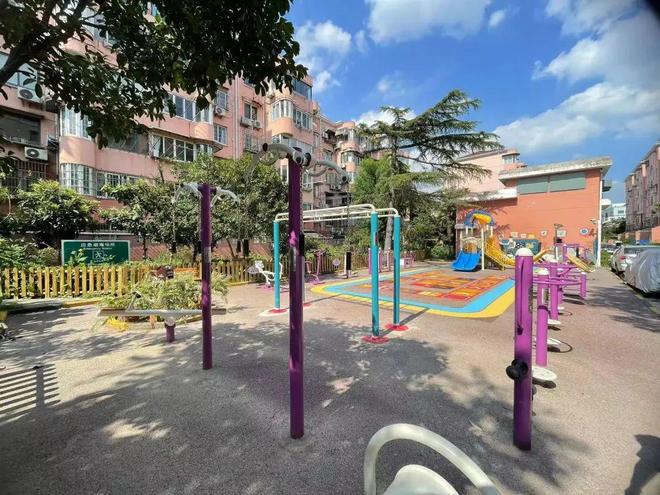 滑滑梯、跳格子、宠物便便箱……这里的健身广场变了！(图3)
