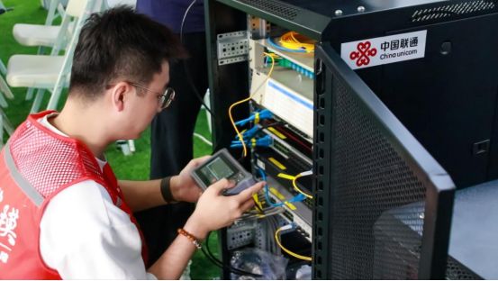 中国联通为2025世界人形机器人运动会提供赛事保障(图1)