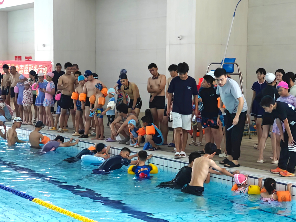 山东济南：“点餐式”体育服务公益课撑起孩子快乐暑期_泉城新闻_大众网(图2)