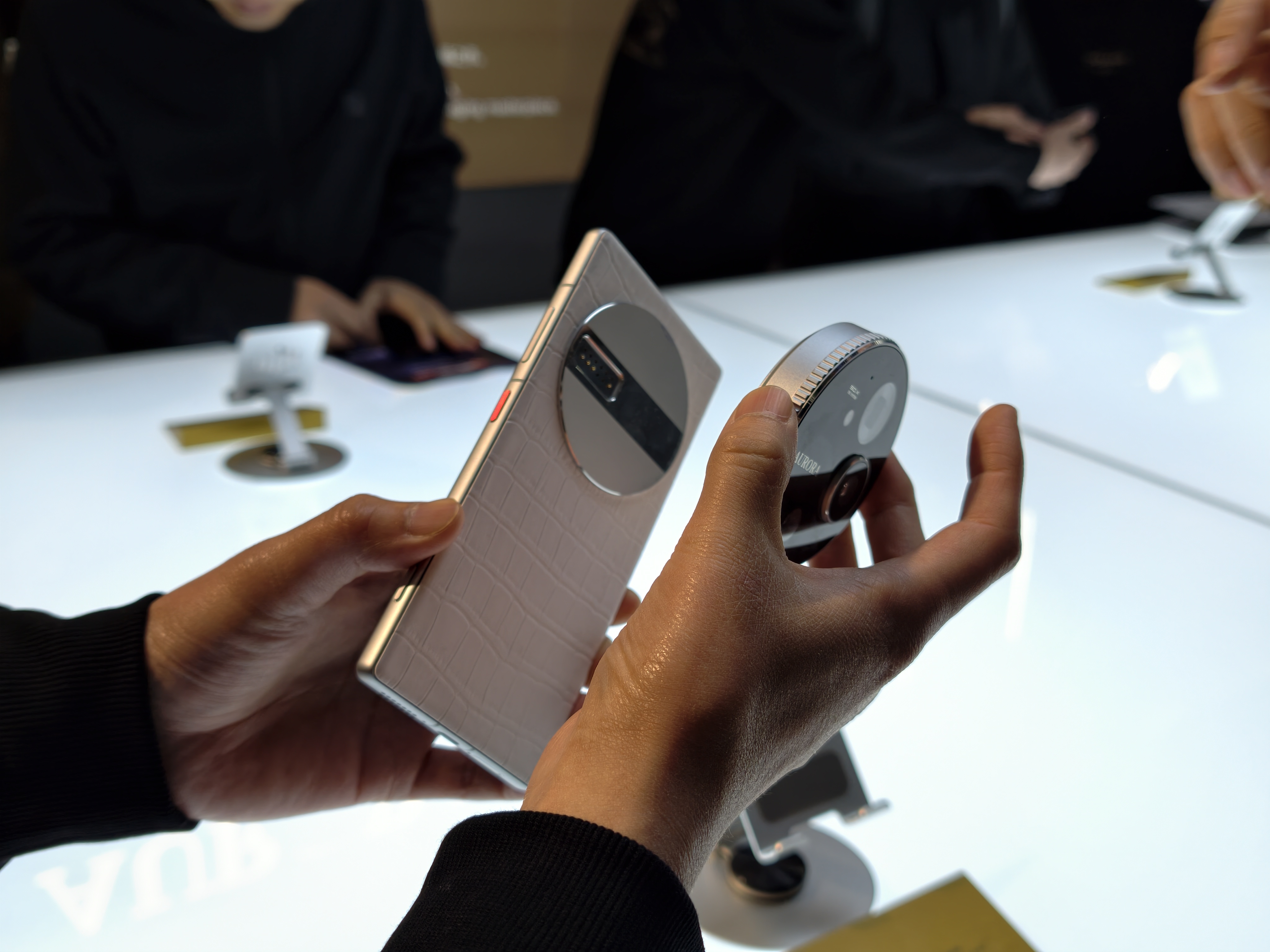 人均暴走10万步！我们总结了11个关于AI硬科技未来的答案(图13)