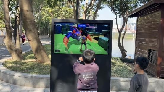 科技赋能全民健身！C-Life数智运动一体机落地洪湖公园(图3)