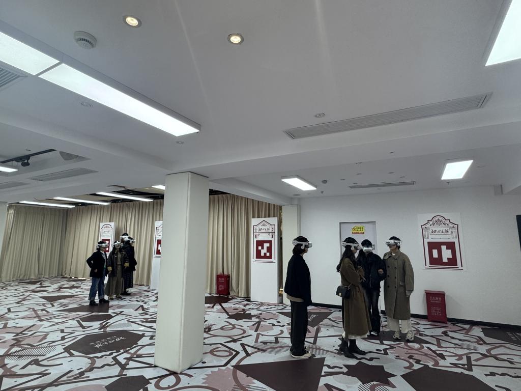 人文学院开展“数字一大·初心之旅”数智赋能文化艺术创新实践考察