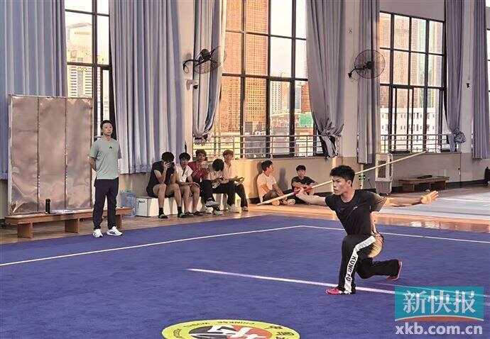 转型中的武术冠军王曦：从赛场到教室用武艺践行“科学健身”