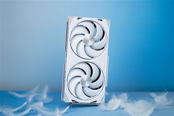 《逃离鸭科夫》耕升GeForceRTX5060踏雪OC鸭式搜打撤(图8)