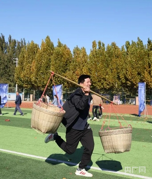 北京大兴长子营镇首届全民趣味健身运动会“玩”出新花样(图3)