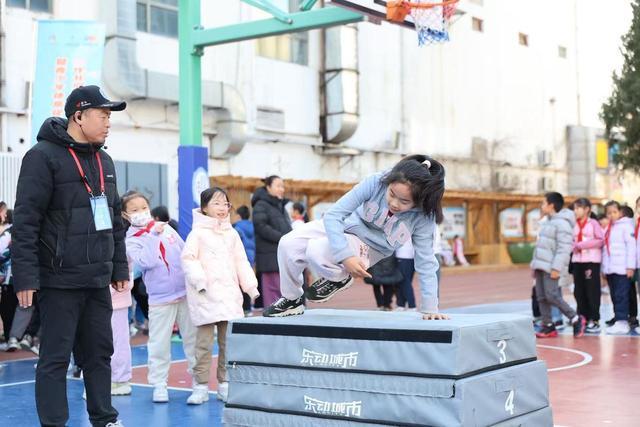 奔跑吧·少年！2025年北京市青少年趣味运动会燃动校园科学健身与体质促进双向赋能(图3)