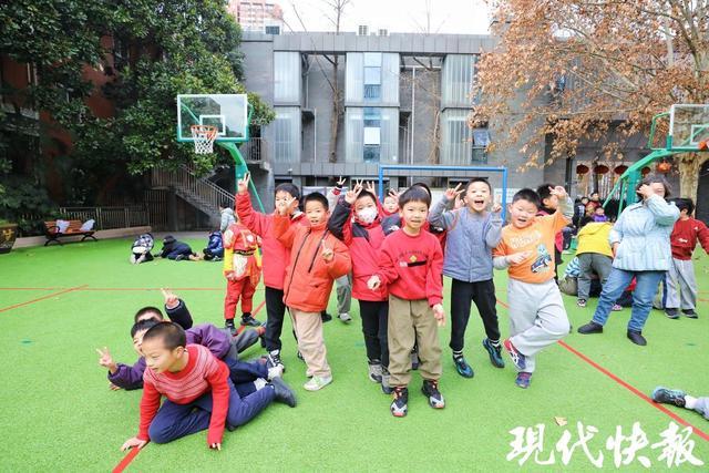 “篮球+”赋能全员嗨翻！成贤街小学趣味运动迎新年(图3)